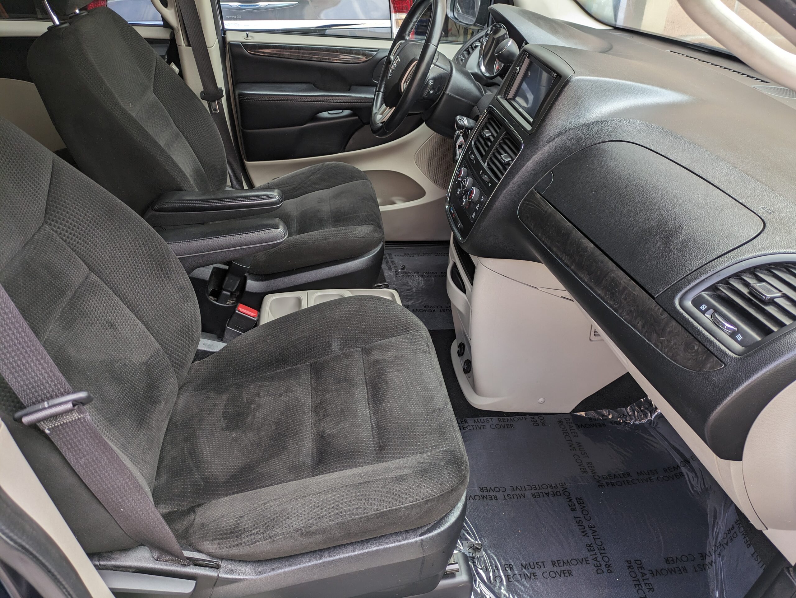 2015 Dodge Grand Caravan Passenger SE Plus Minivan 4D