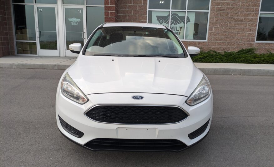 2016 Ford Focus SE Hatchback 4D