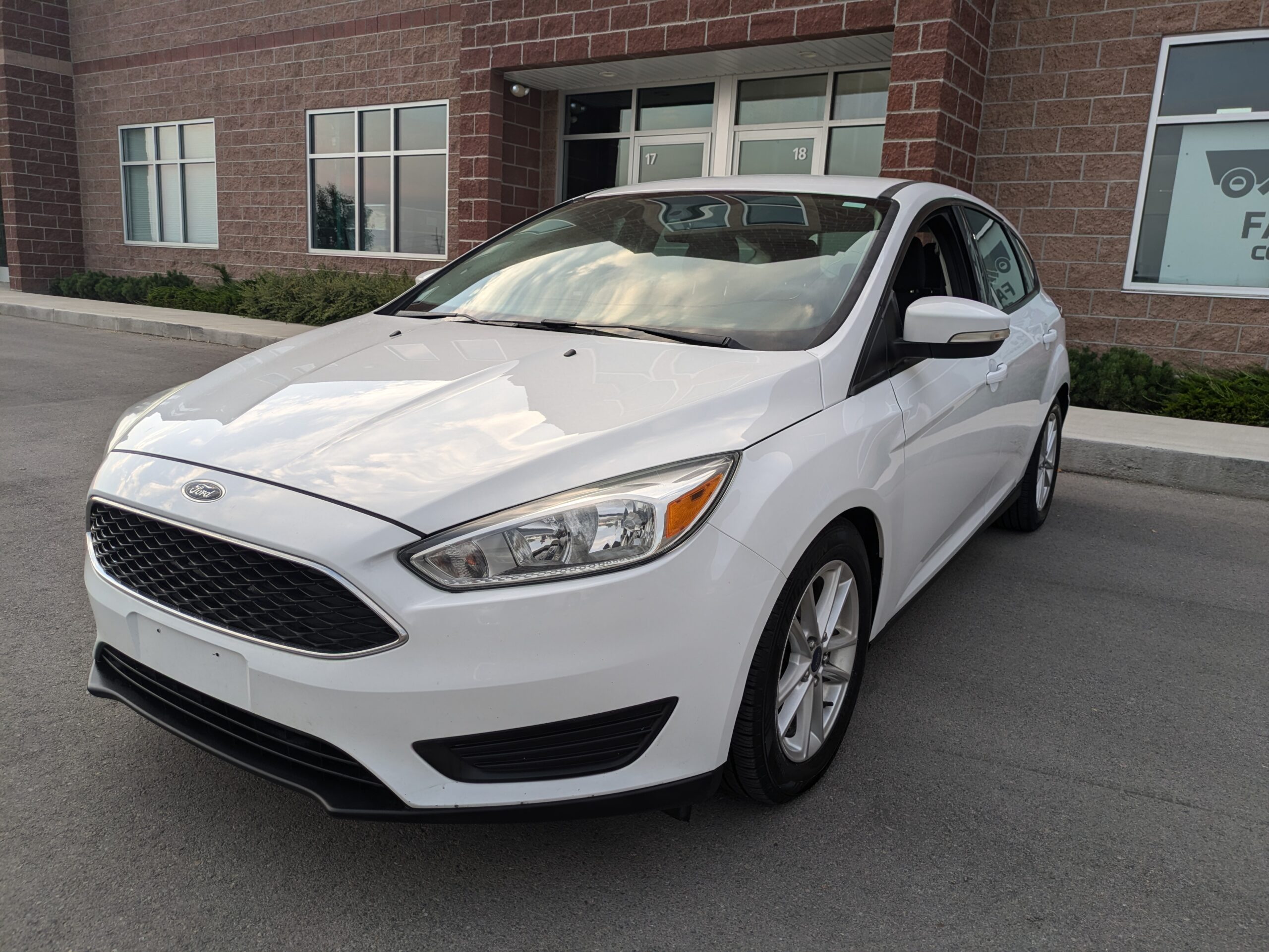 2016 Ford Focus SE Hatchback 4D