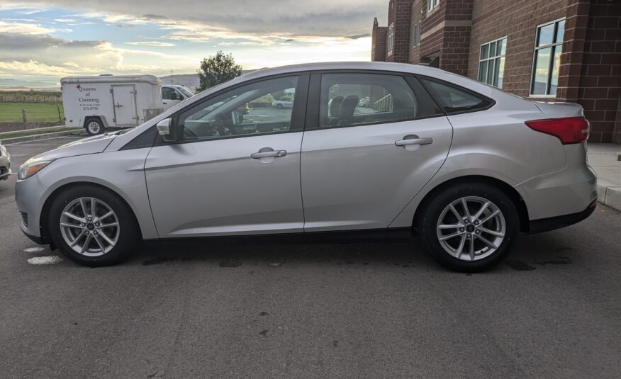 2016 Ford Focus SE Sedan 4D