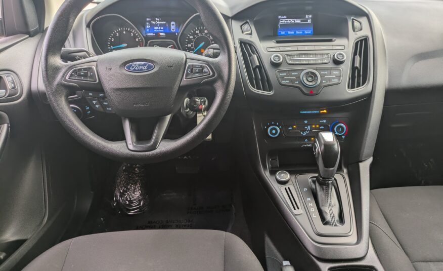 2016 Ford Focus SE Hatchback 4D