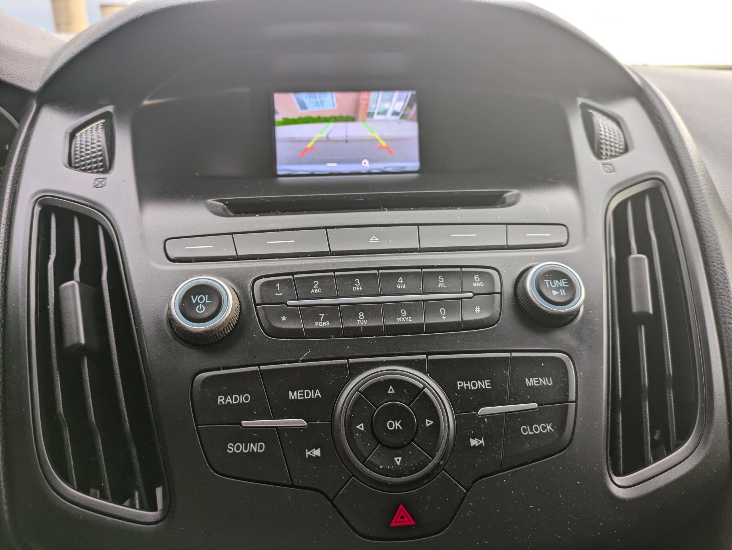 2016 Ford Focus SE Sedan 4D