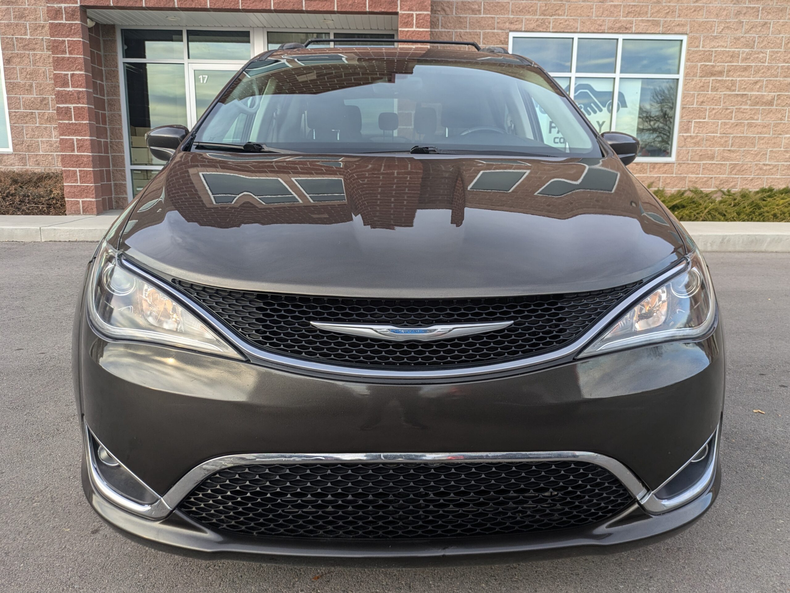 2017 Chrysler Pacifica Touring-L Minivan 4D