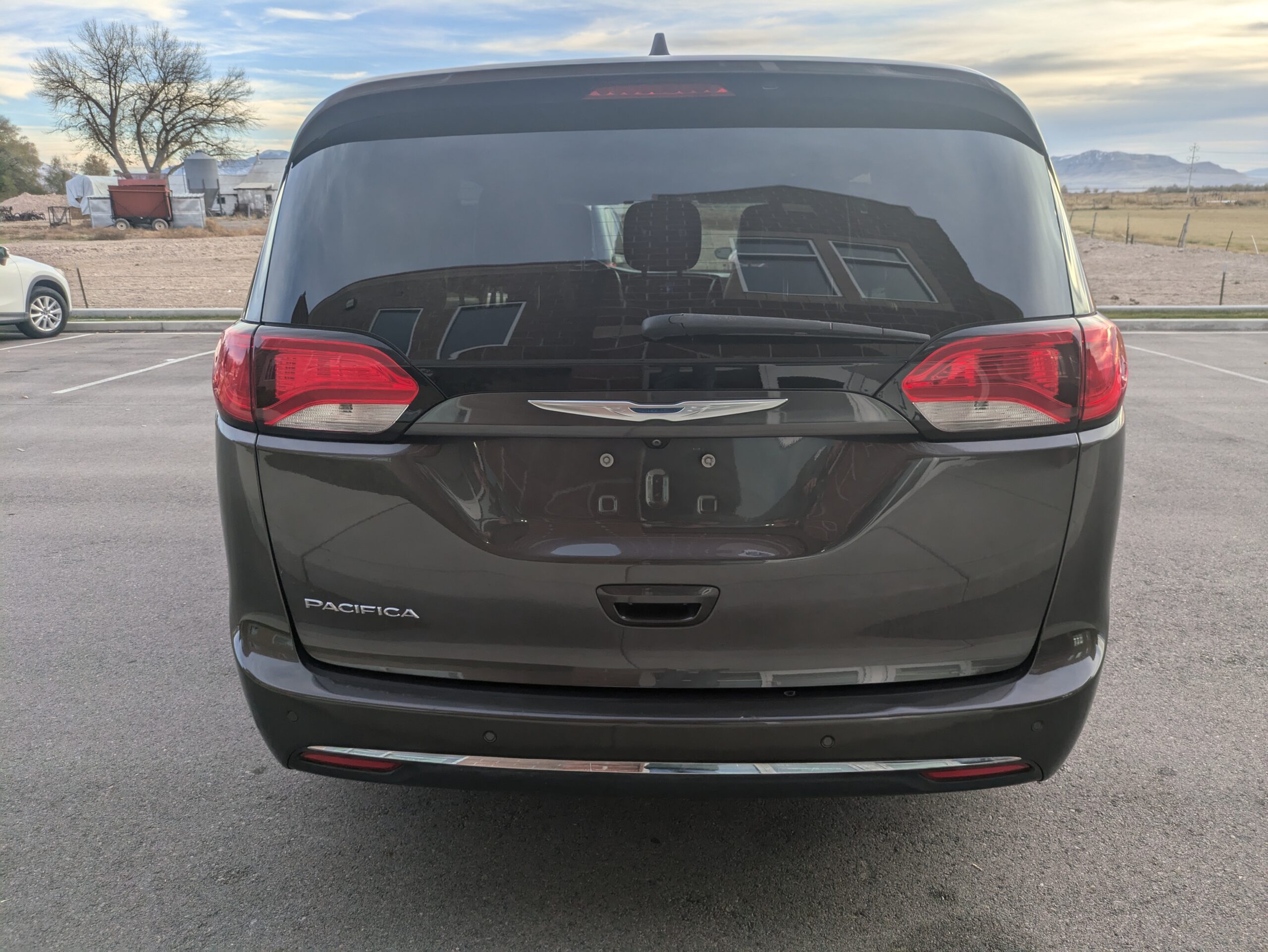 2017 Chrysler Pacifica Touring-L Minivan 4D