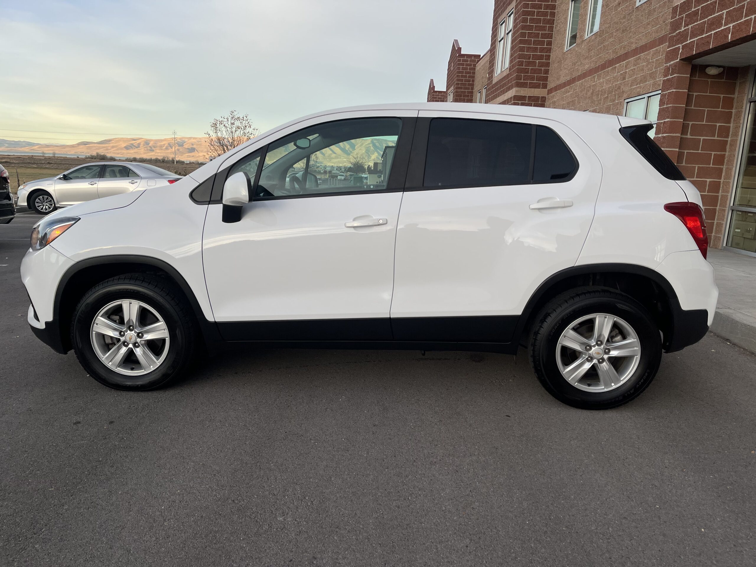 2020 Chevrolet Trax LS Sport Utility 4D