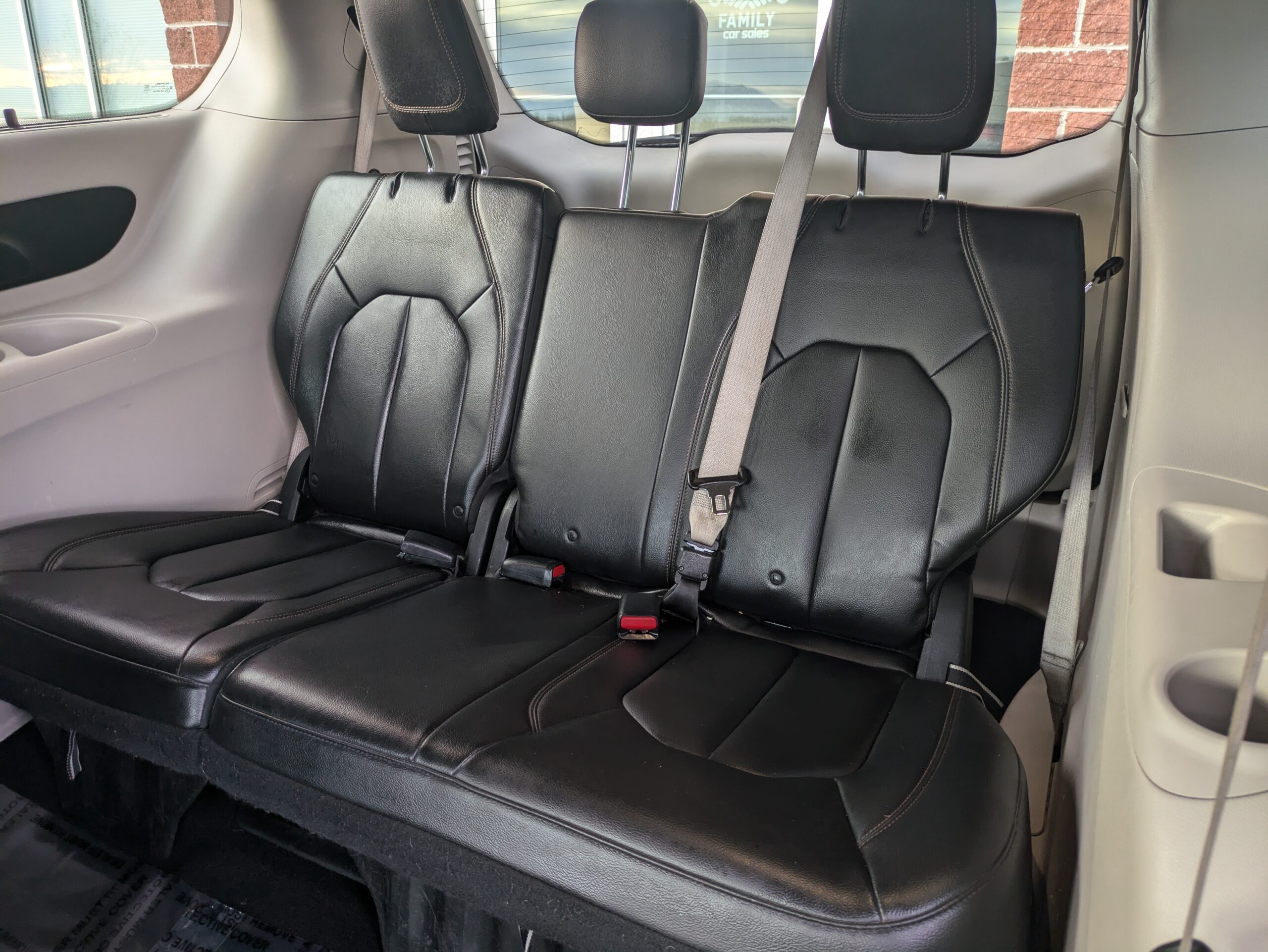 2017 Chrysler Pacifica Touring-L Minivan 4D