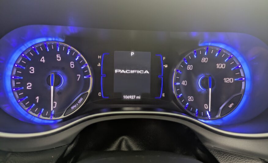 2018 Chrysler Pacifica Touring L Minivan 4D
