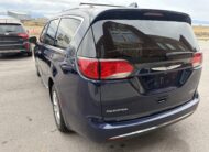 2018 Chrysler Pacifica Limited Minivan 4D