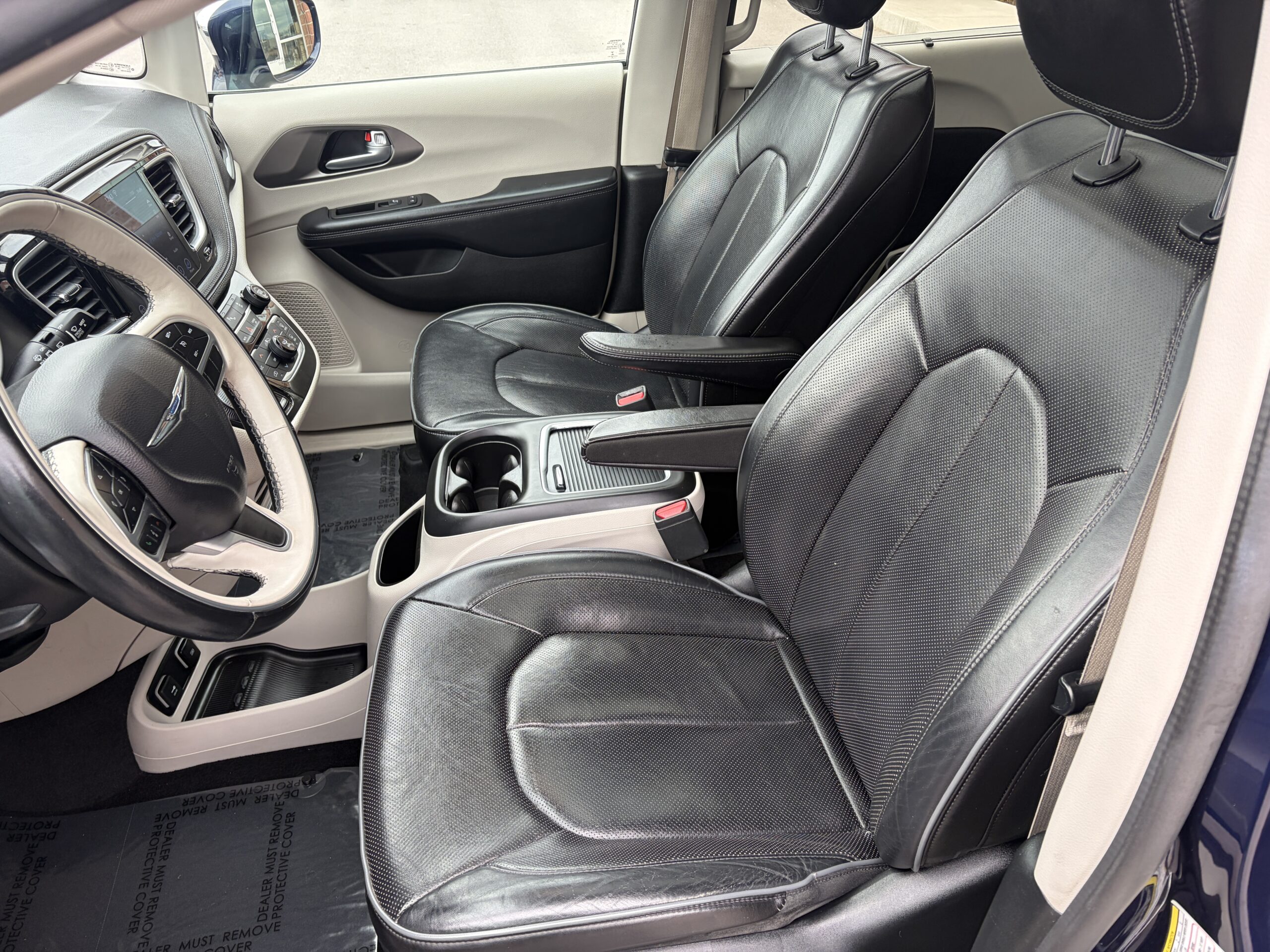 2018 Chrysler Pacifica Limited Minivan 4D