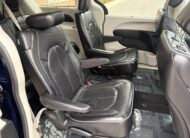 2018 Chrysler Pacifica Limited Minivan 4D