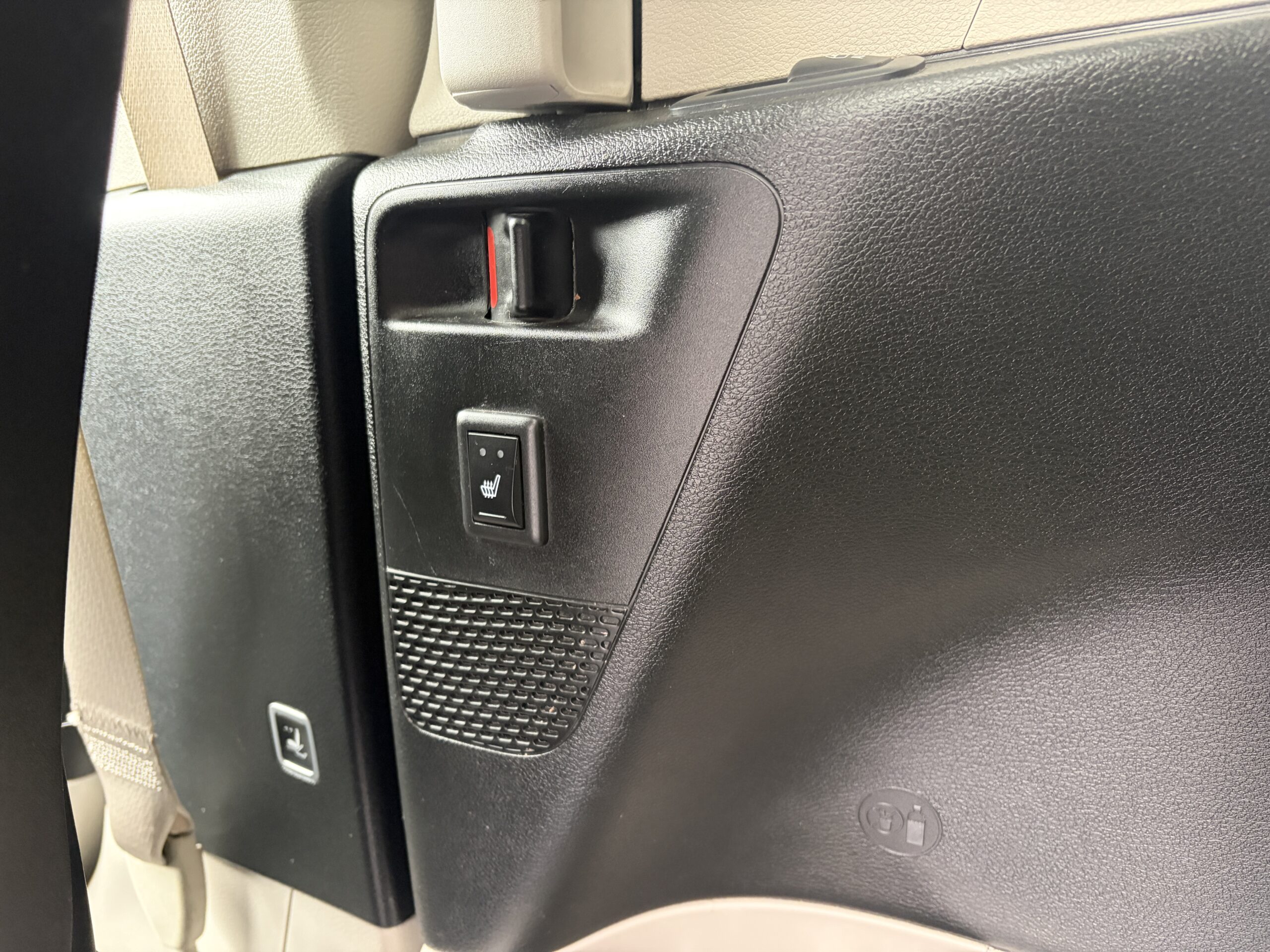 2018 Chrysler Pacifica Limited Minivan 4D