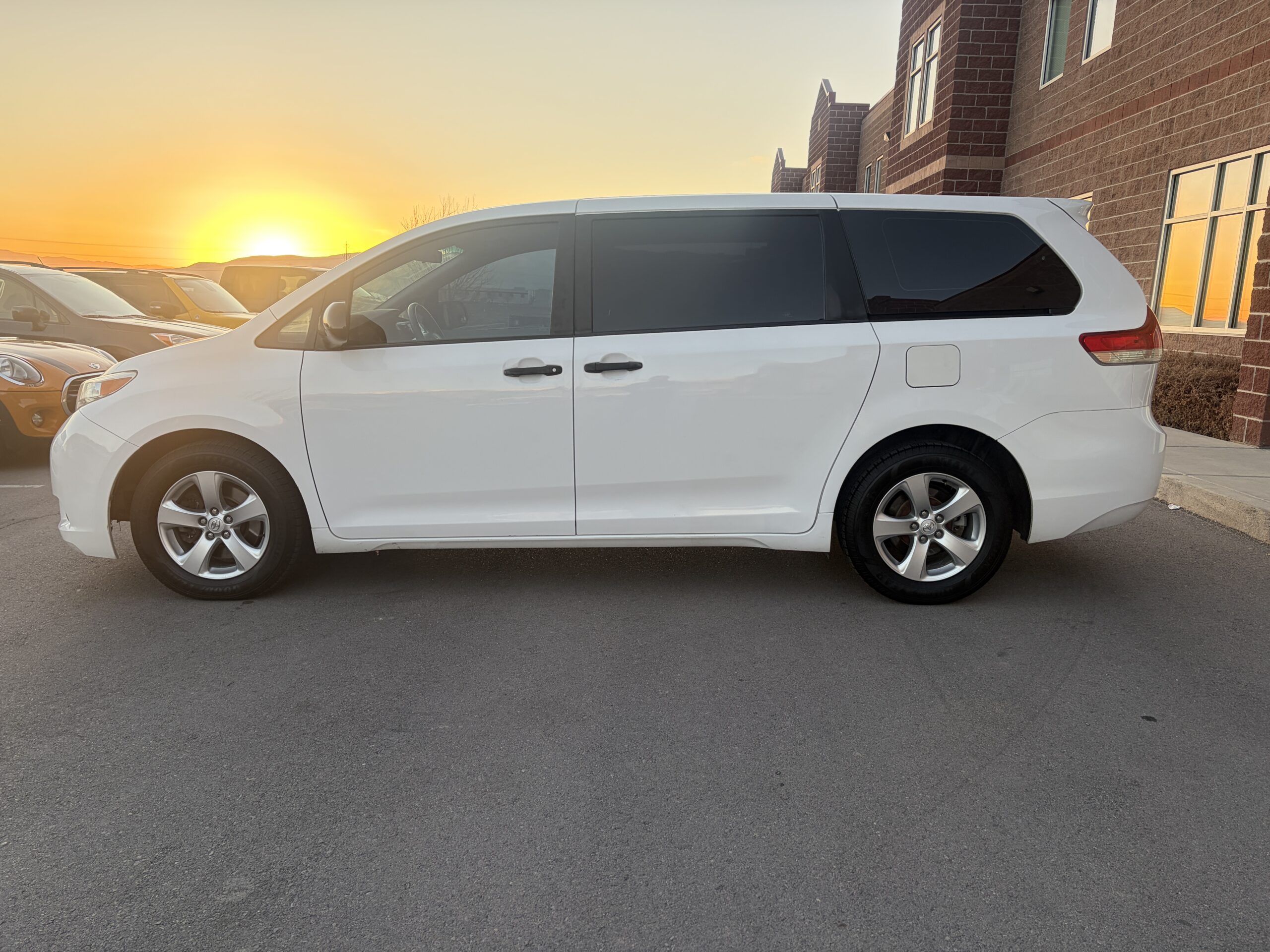2014 Toyota Sienna L Minivan 4D