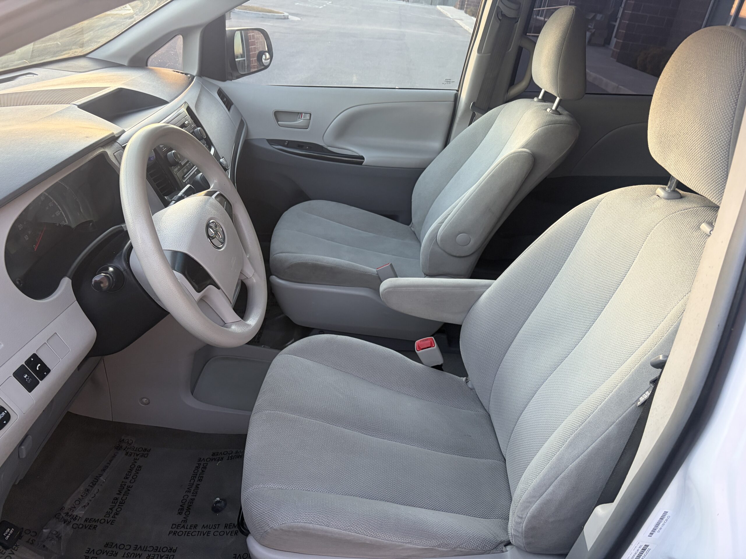 2014 Toyota Sienna L Minivan 4D