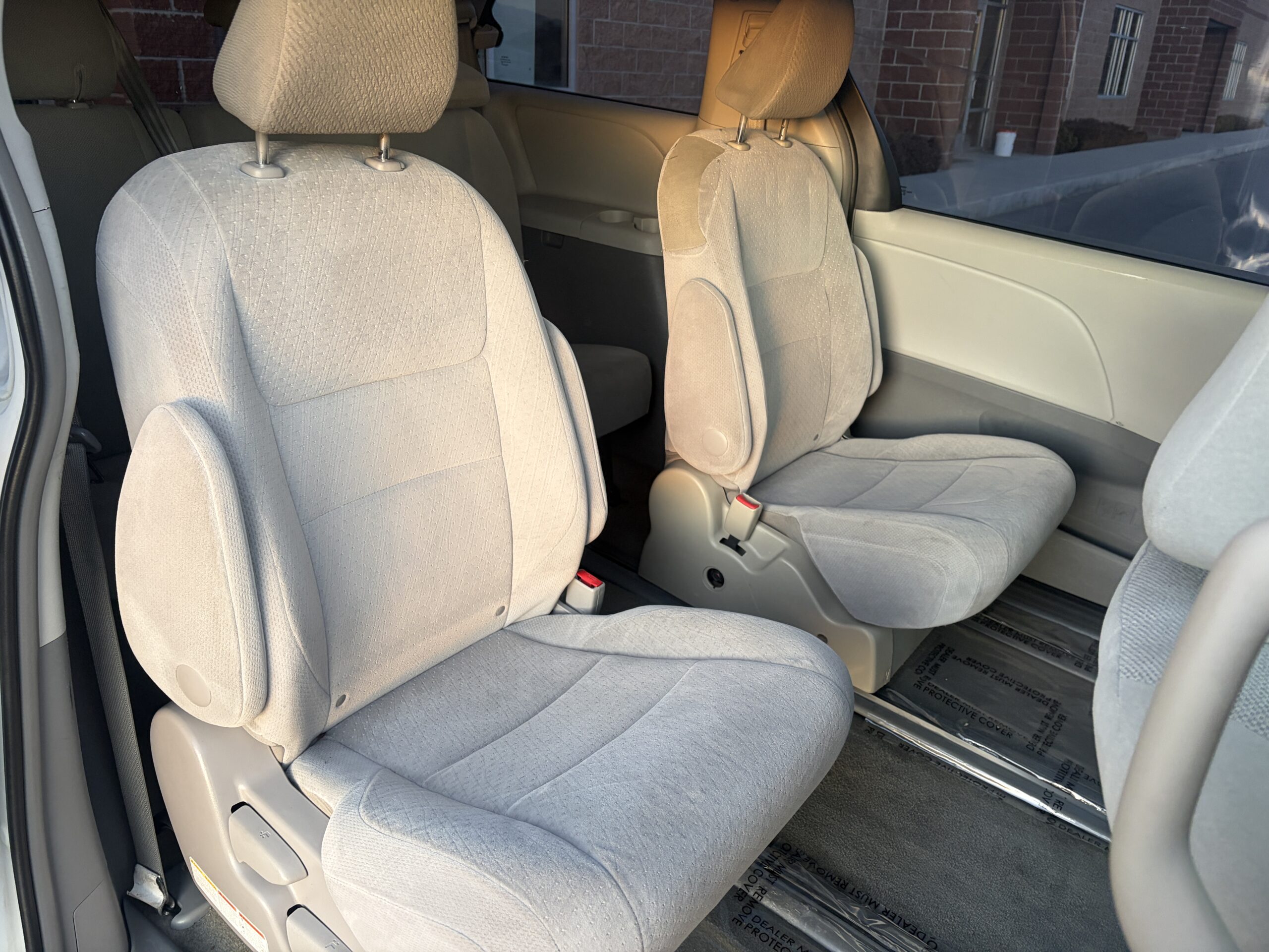 2014 Toyota Sienna L Minivan 4D