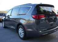 2017 Chrysler Pacifica Touring-L Minivan 4D