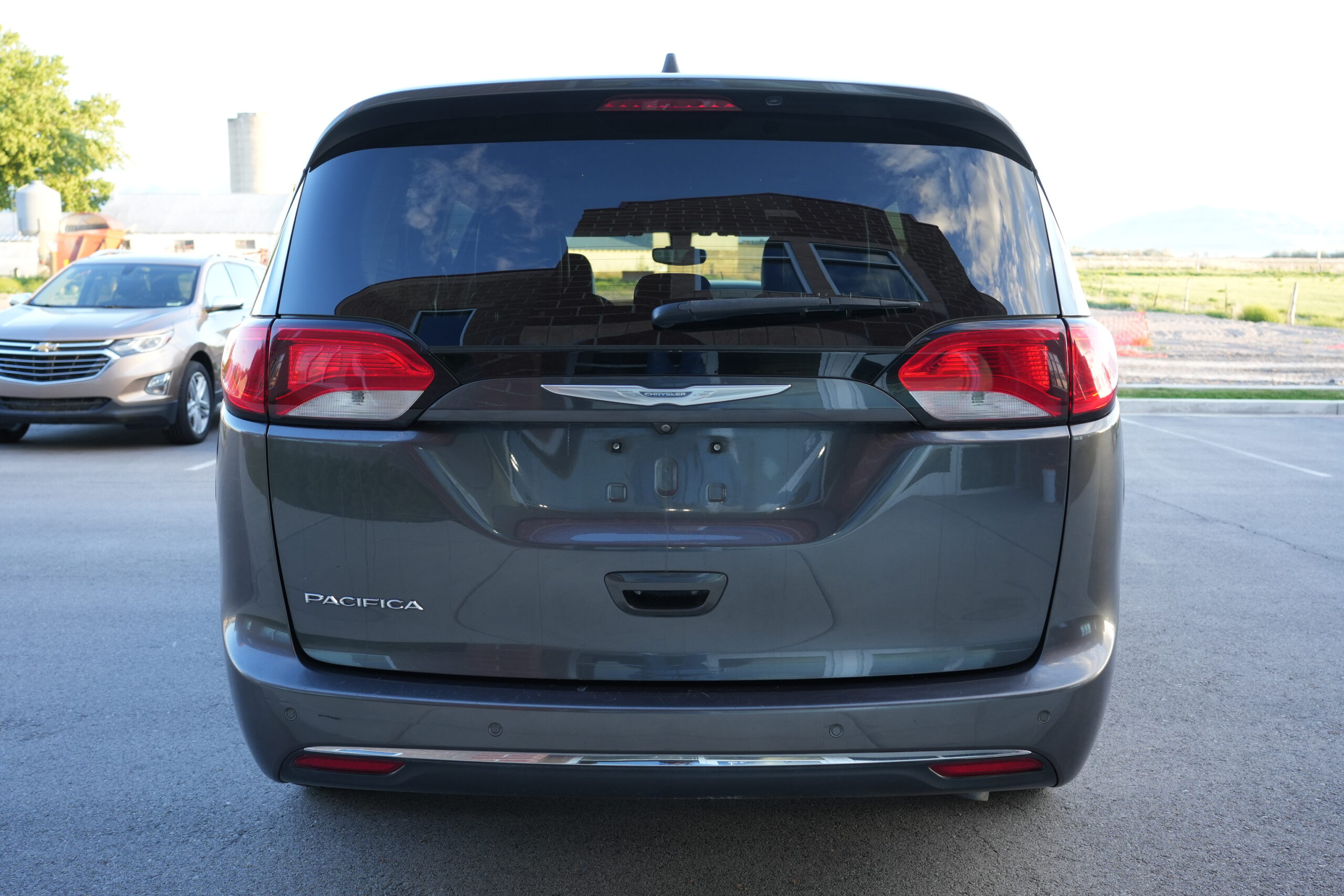 2017 Chrysler Pacifica Touring-L Minivan 4D