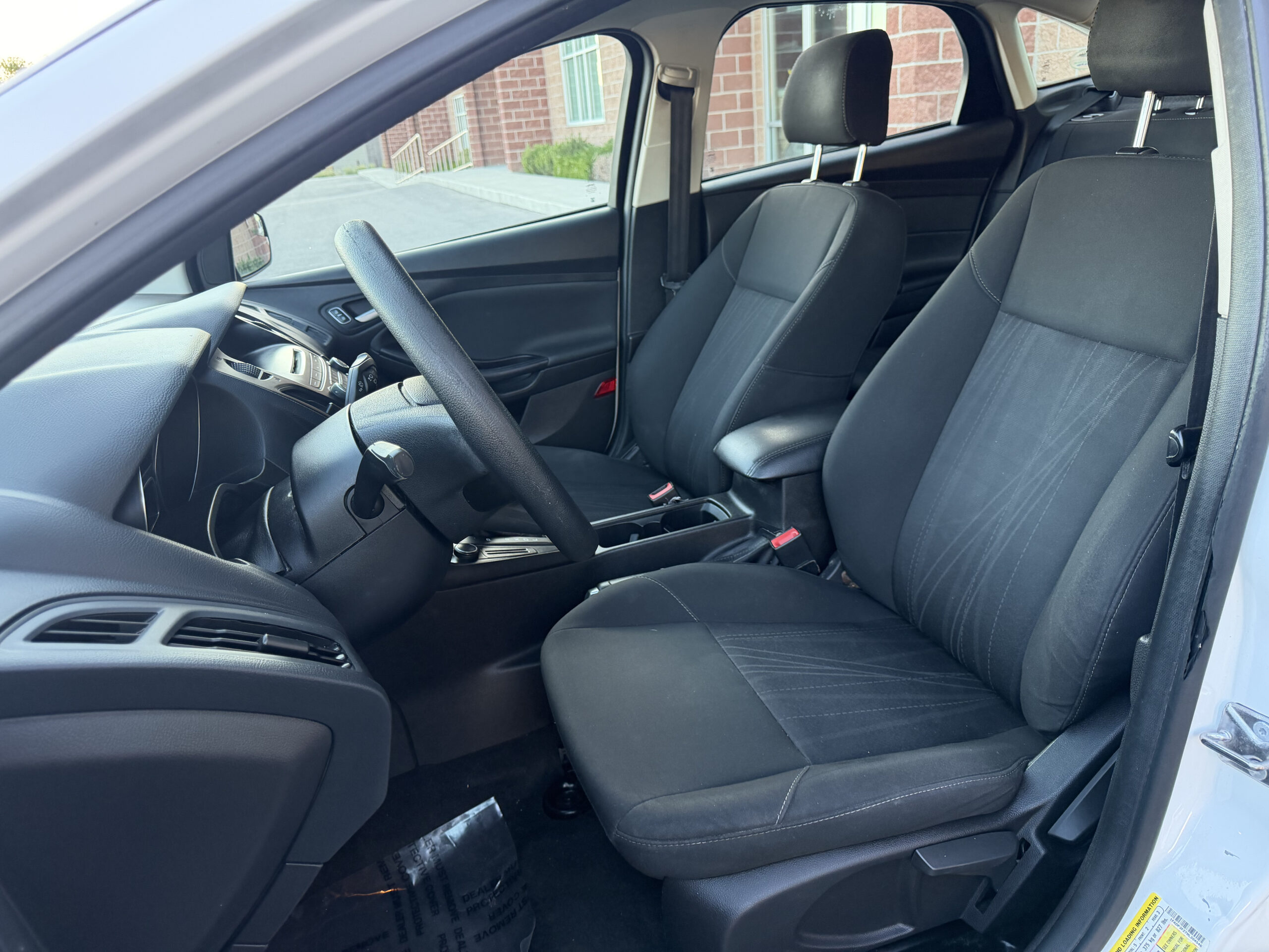 2017 Ford Focus SE Sedan 4D