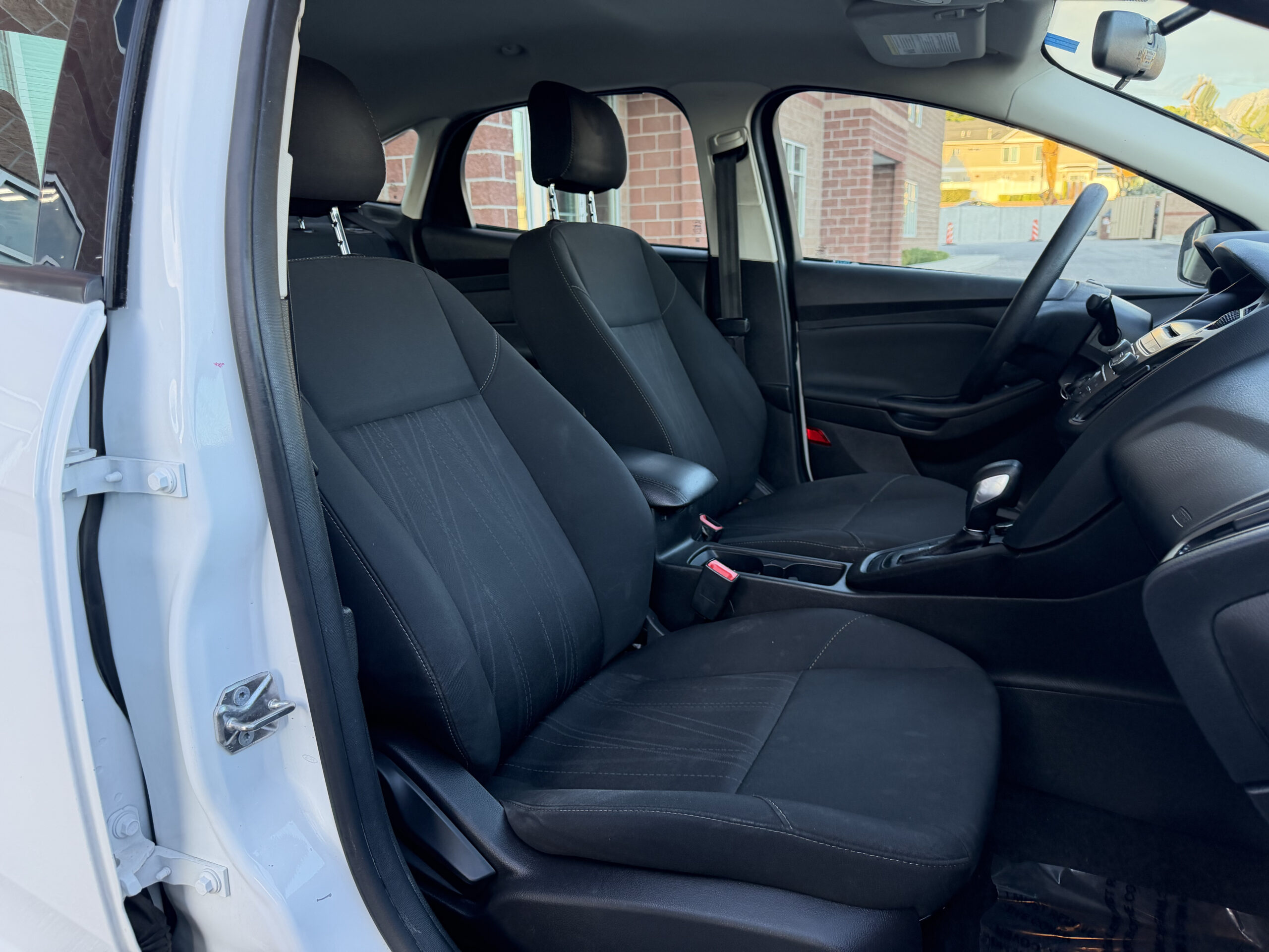 2017 Ford Focus SE Sedan 4D