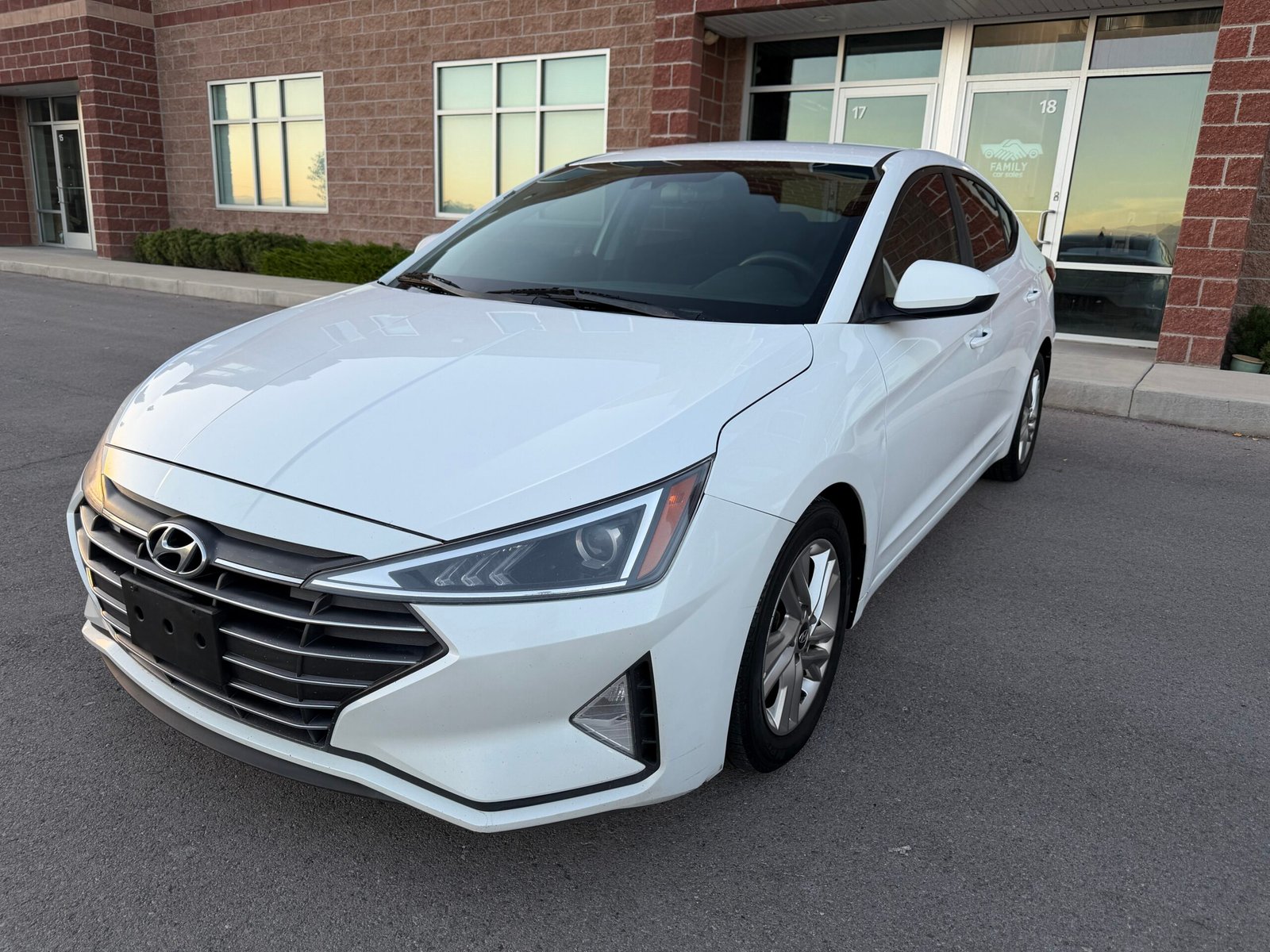 2019 Hyundai Elantra SEL Sedan 4D
