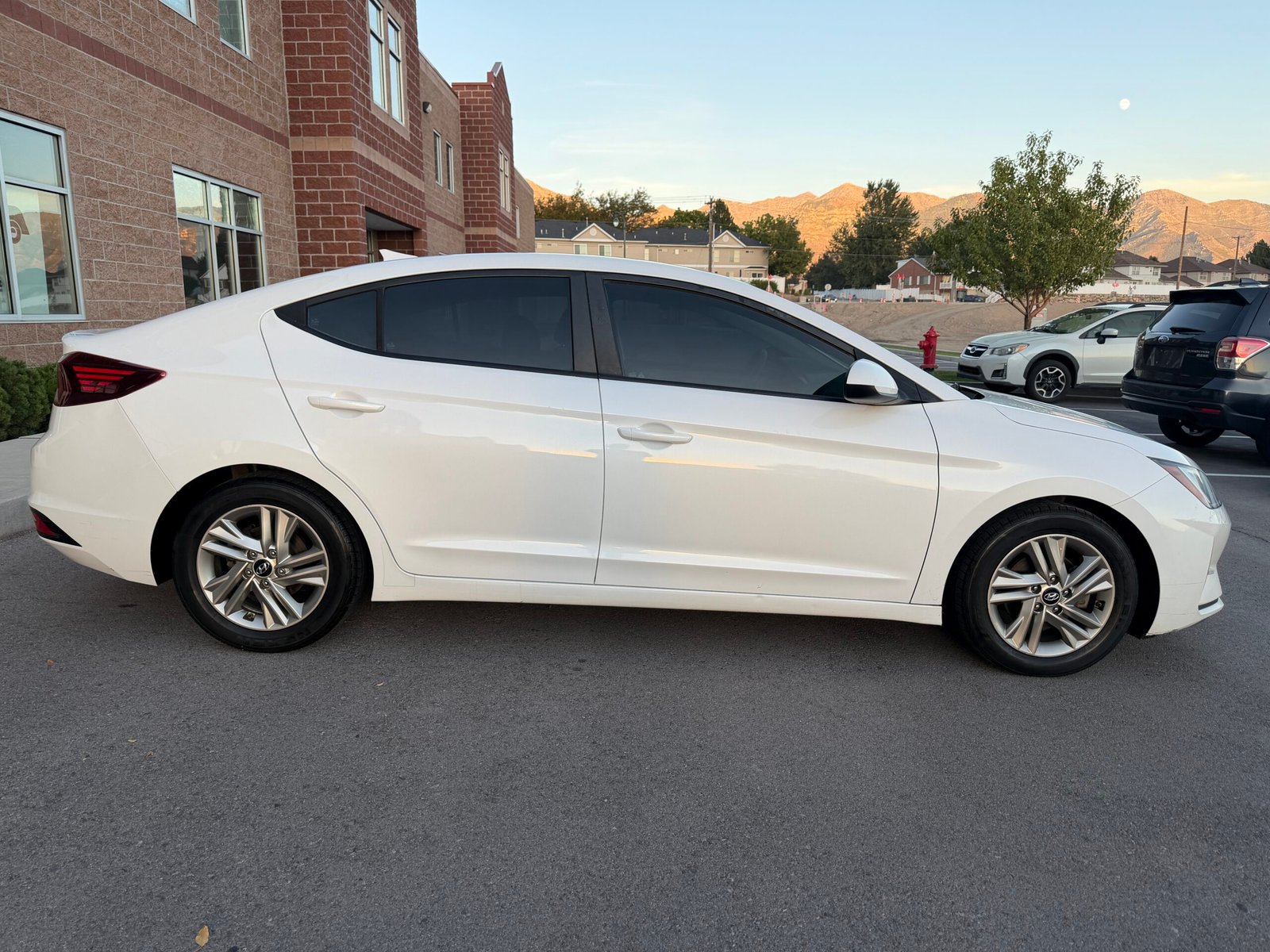 2019 Hyundai Elantra SEL Sedan 4D
