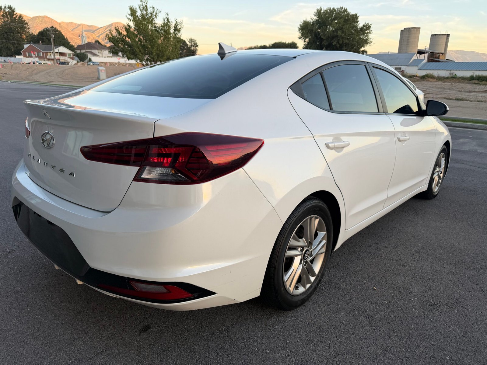2019 Hyundai Elantra SEL Sedan 4D