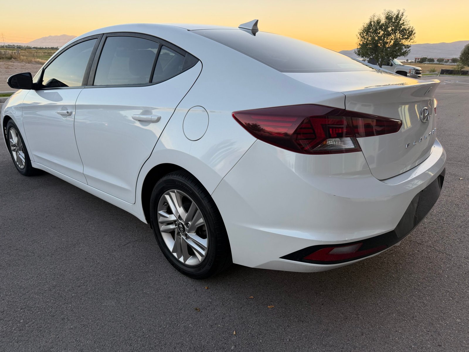 2019 Hyundai Elantra SEL Sedan 4D