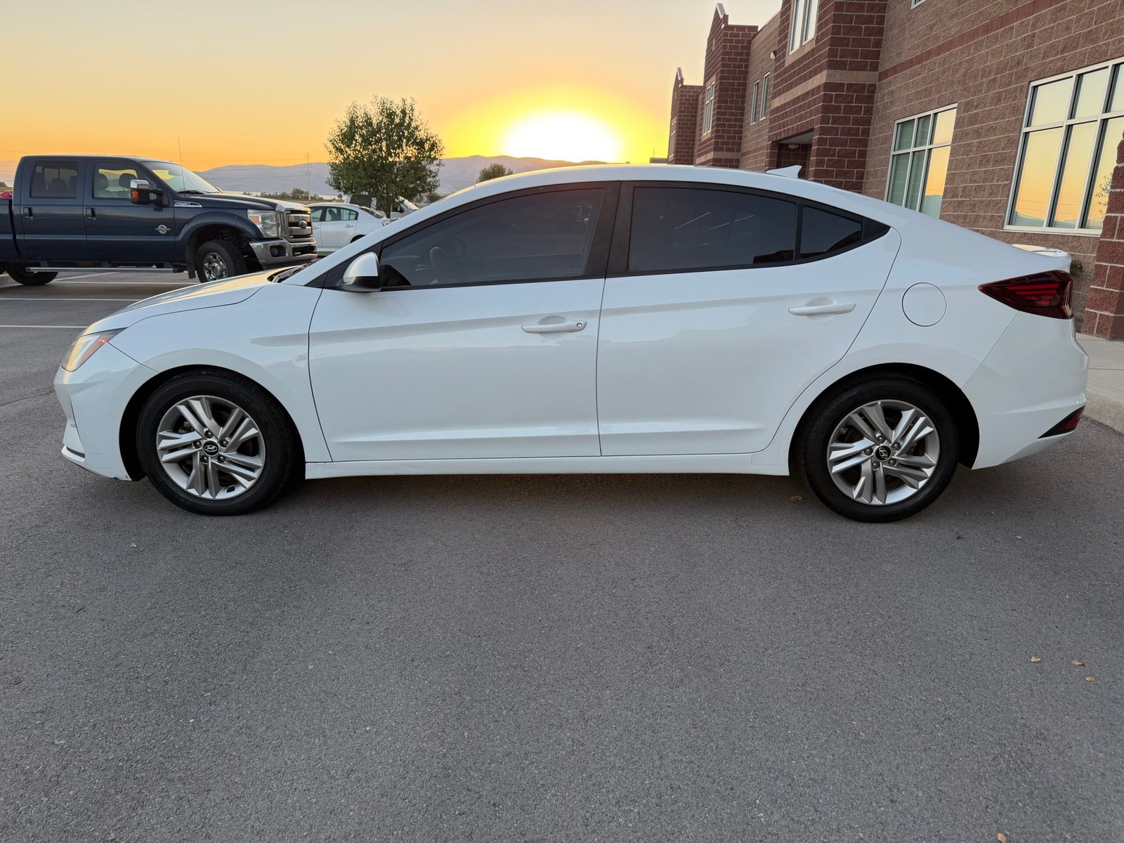 2019 Hyundai Elantra SEL Sedan 4D