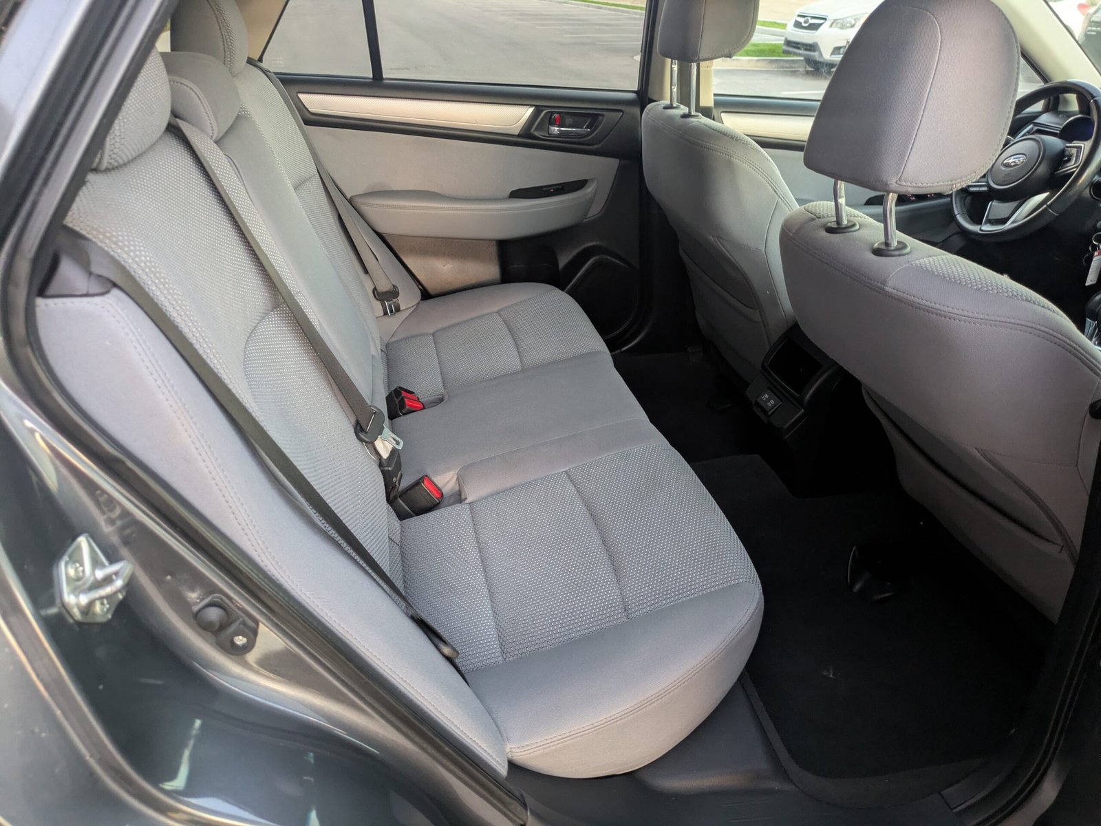 2019 Subaru Outback 2.5i Premium Wagon 4D